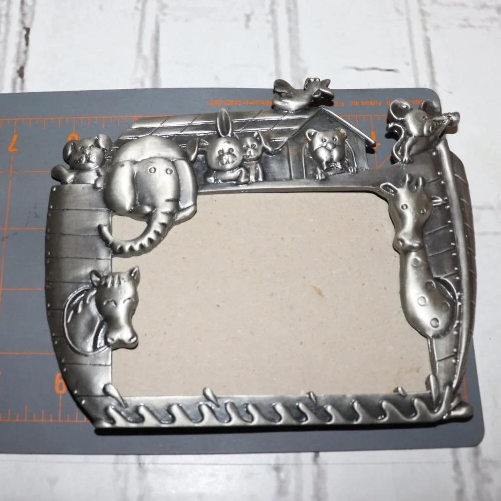 🐘 Noah’s Ark Animal Photo Frame · 6.5